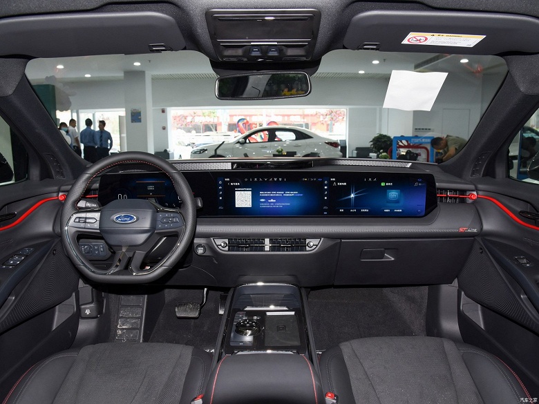 В Китае представлен Ford Mondeo 2024 EcoBoost 245. Двигатель теперь развивает 254 л.с., но по-прежнему потребляет&nbsp;92-й&nbsp;бензин